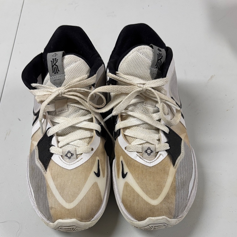 Nike Stylish Black and Cream Athletic Sneakers